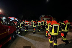 00_Feuerwehr_in_der_Nacht